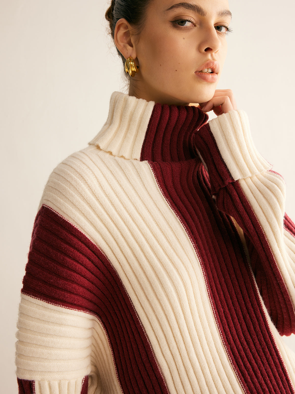 Ribbed Color Block Turtleneck Sweater