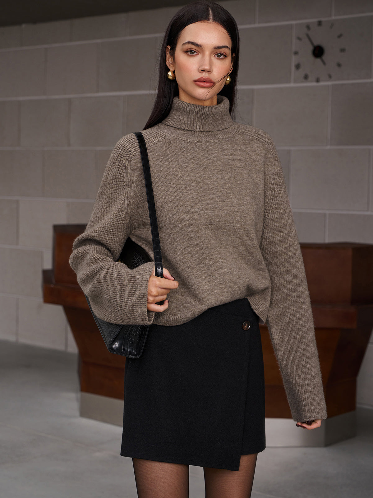 Ribbed Turtleneck Short Sweater